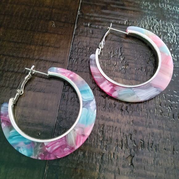 Women's Acrylic Silver Tone Pastel Marbles Hoop Earrings - Picture 2 of 6